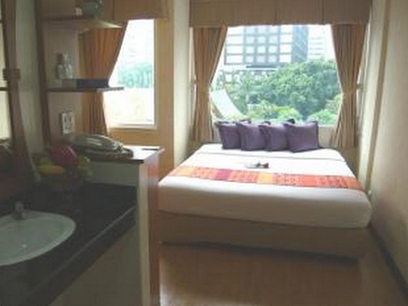 Ywca Hotel Bangkok Exterior photo