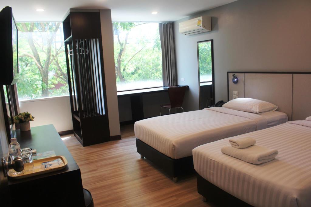 Ywca Hotel Bangkok Exterior photo
