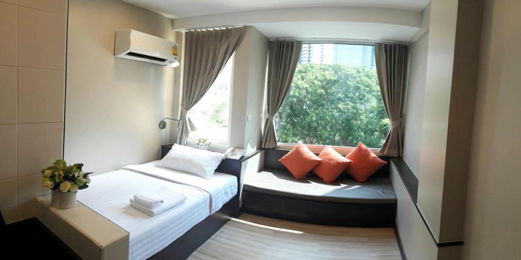 Ywca Hotel Bangkok Exterior photo